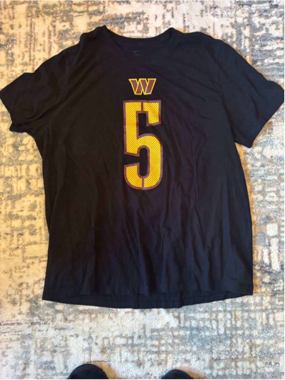 The Nike Tee Washington Commanders Jayden Daniels Jersey Shirt - Size XXL